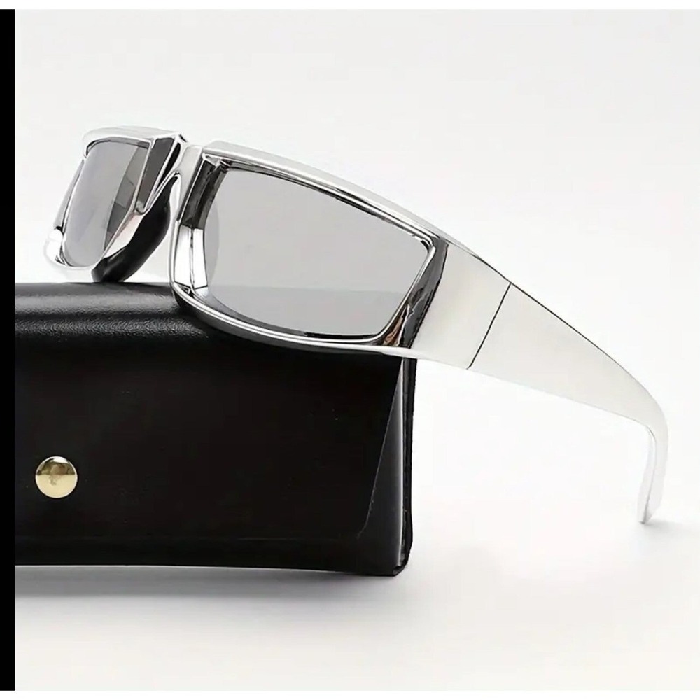 Futuristic Sunglasses Y2K Silver Frame Shield Mirrored Lens Fashion Shades Gafas